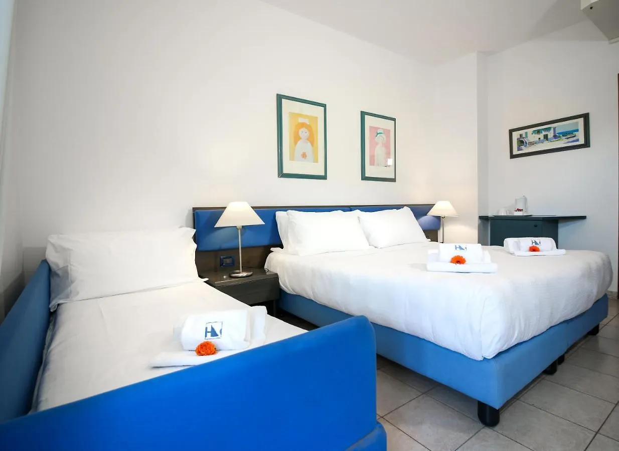 Hotel Dany Marina di Massa 4*,