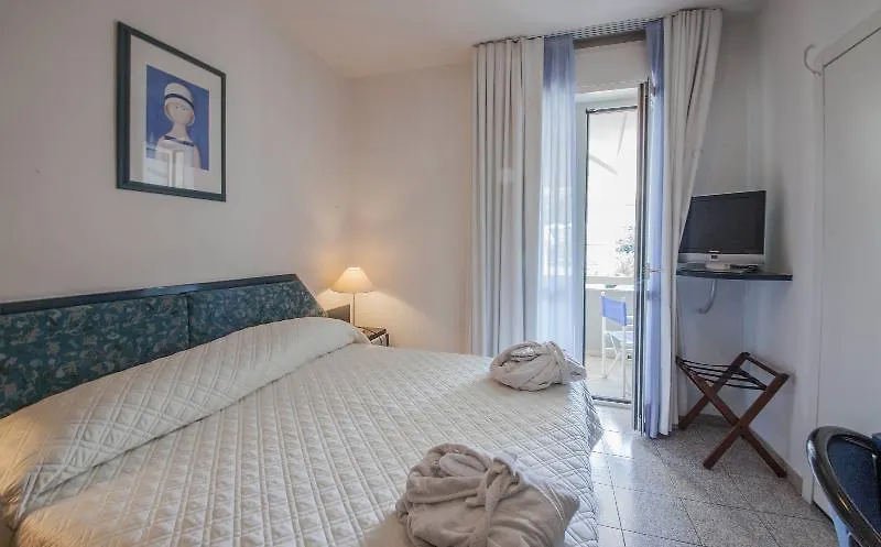 Hotel Dany Marina di Massa 4*,  Itália